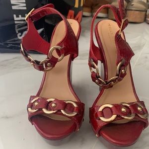 Nelly venturi red wedges